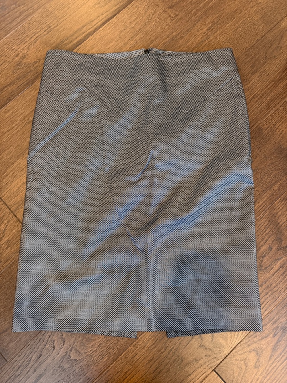 Express Women's Pencil Skirt in Black and White Size 4 - C35-011
